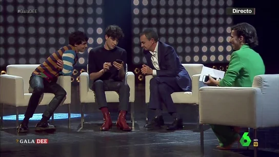 "Tan importante como saber donde estábamos entonces es asumir si nos reconocemos en lo que hemos sido": El mensaje de Zapatero en el Twitter de Javier Calvo "Tan importante como saber donde estábamos entonces es asumir si nos reconocemos en lo que hemos sido": El mensaje de Zapatero en el Twitter de Javier Calvo