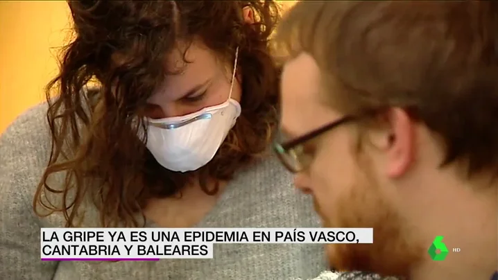 Mujer con una mascarilla