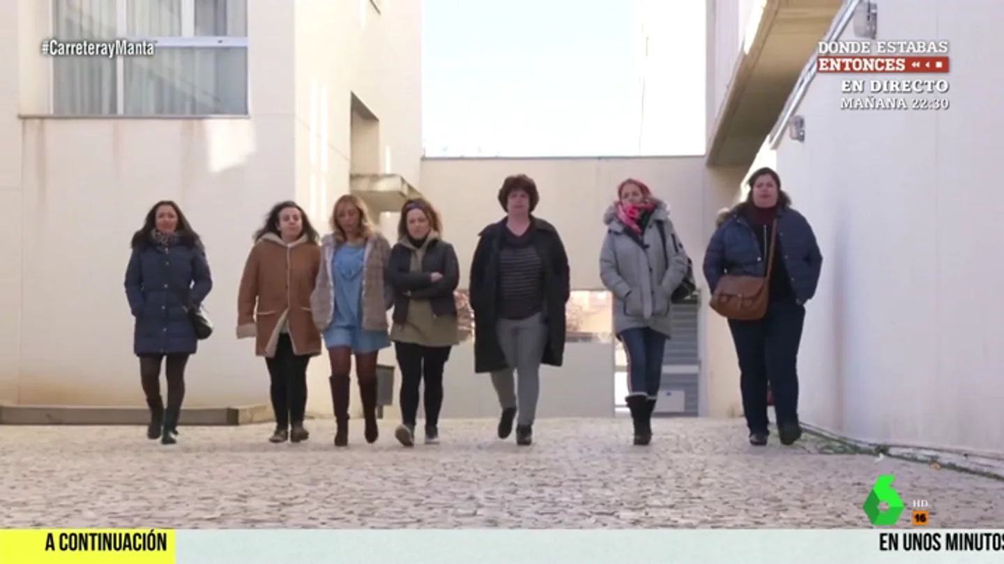 Ellas son 'la resistencia de Carabanchel', y luchan contra un fondo buitre para que no las desahucien Ellas son 'la resistencia de Carabanchel', y luchan contra un fondo buitre para que no las desahucien