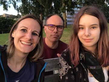 Jessica Share, Aaron Long y su hija Alicia Jessica Share, Aaron Long y su hija Alicia