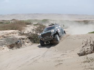 Nani Roma, en acción en el Dakar Nani Roma, en acción en el Dakar