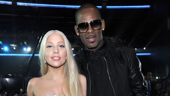 La cantante Lady Gaga y el rapero R. Kelly La cantante Lady Gaga y el rapero R. Kelly