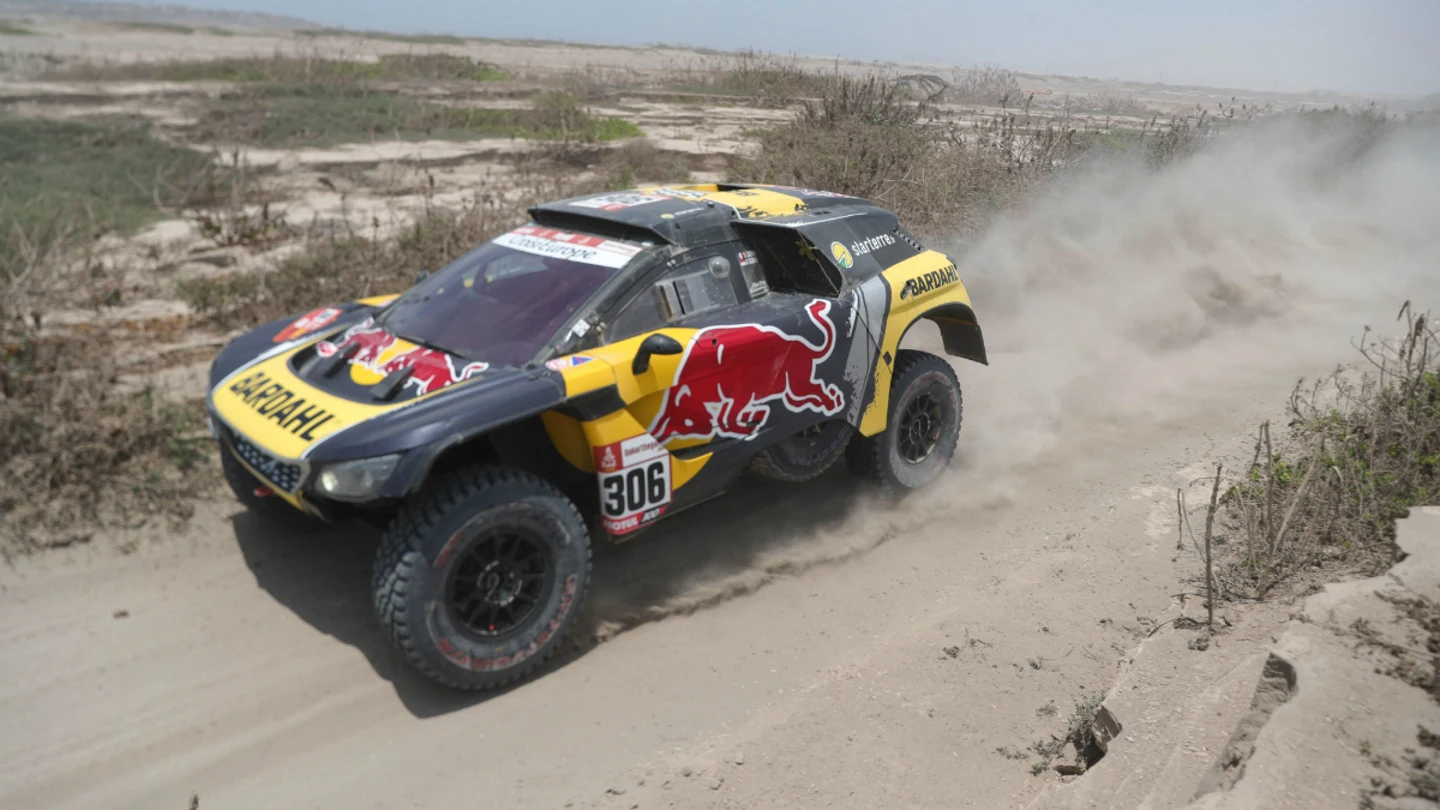 Loeb, en una etapa del Dakar Loeb, en una etapa del Dakar