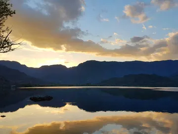 Lago de Sanabria Lago de Sanabria