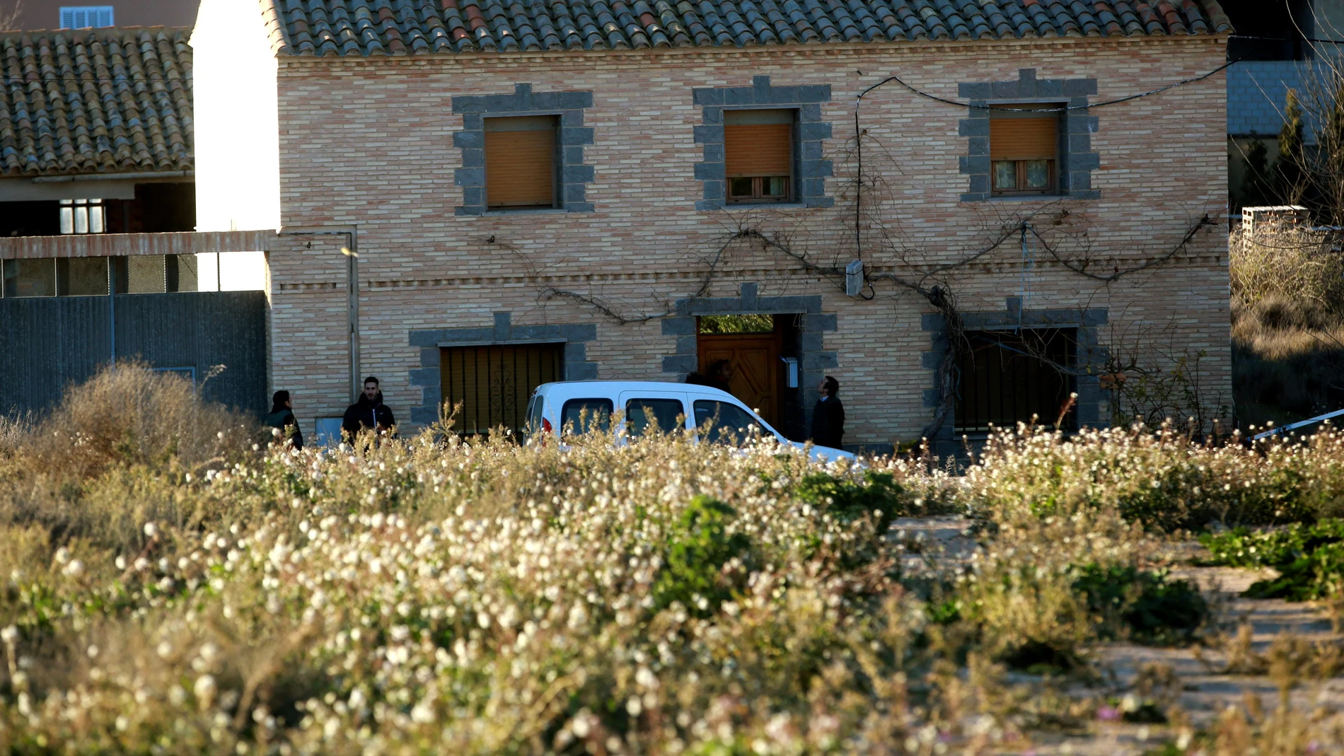 Vista de la casa en la que un vecino de 43 años de la localidad zaragozana de Fuentes de Ebro