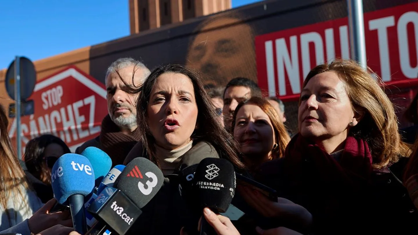 Inés Arrimadas ante los medios de comunicación Inés Arrimadas ante los medios de comunicación