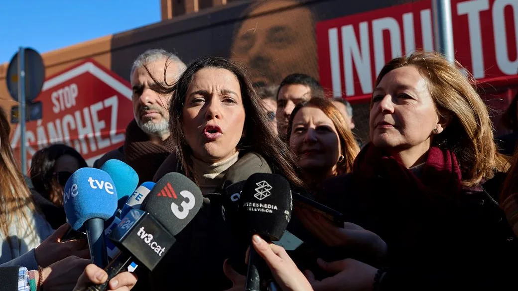 Inés Arrimadas ante los medios de comunicación