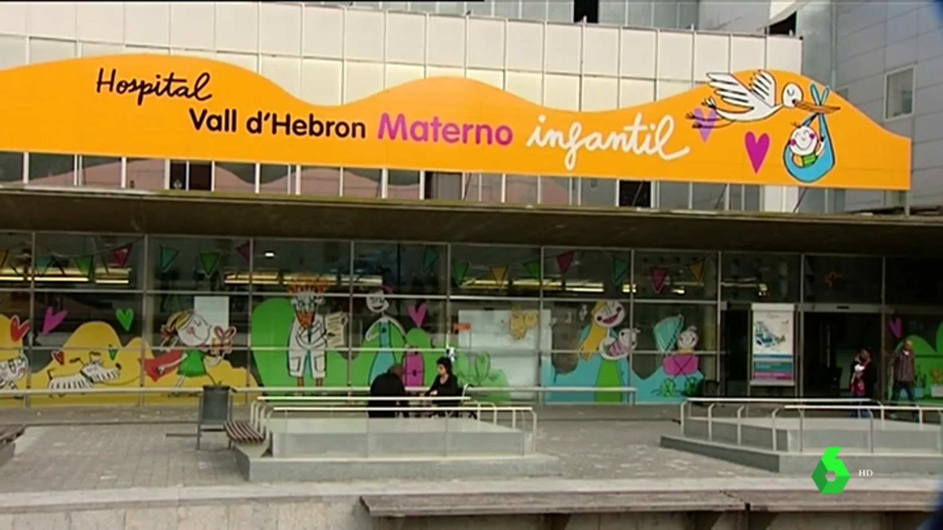 Imagen de la fachada de la zona infantil del Hospital Vall d'Hebron de Barcelona