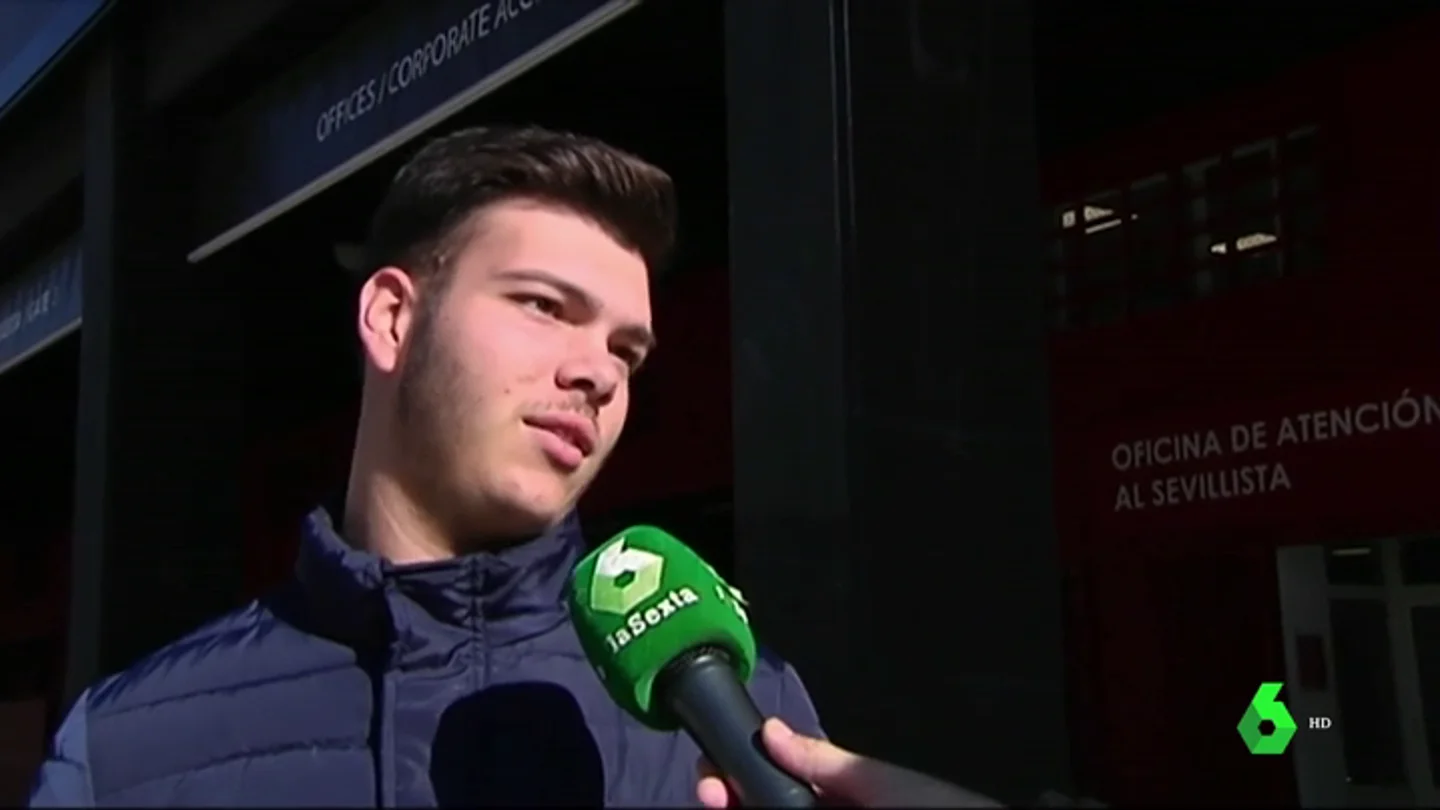 La afición del Sevilla, encantada con la llegada de Munir: "Morata es sólo nombre, él me gusta más" La afición del Sevilla, encantada con la llegada de Munir: "Morata es sólo nombre, él me gusta más"