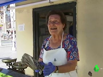 Isabel Castillo, la última sardinera de Santurtzi que sigue vendiendo pescado con sus 81 años Isabel Castillo, la última sardinera de Santurtzi que sigue vendiendo pescado con sus 81 años