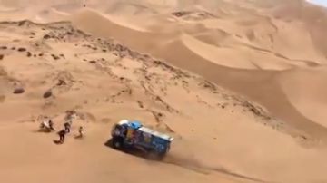 Expulsan a un piloto de camiones del Dakar por darse a la fuga tras atropellar a un espectador