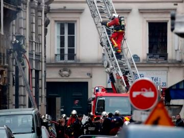 Dispositivo de los Bomberos tras una explosión en París
