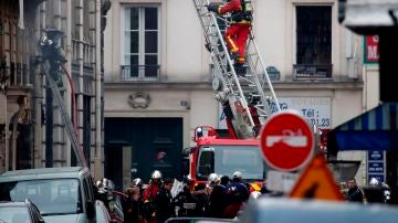 Dispositivo de los Bomberos tras una explosión en París