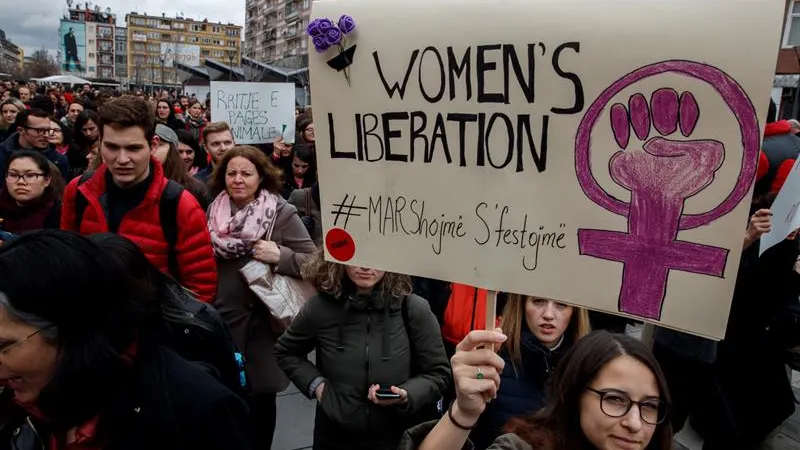 Manifestación en Pristina, Kosovo, por el Día de la mujer