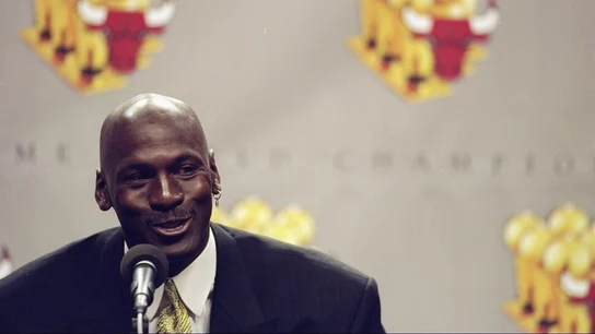 Michael Jordan anuncia su retirada del baloncesto en 1999 Michael Jordan anuncia su retirada del baloncesto en 1999