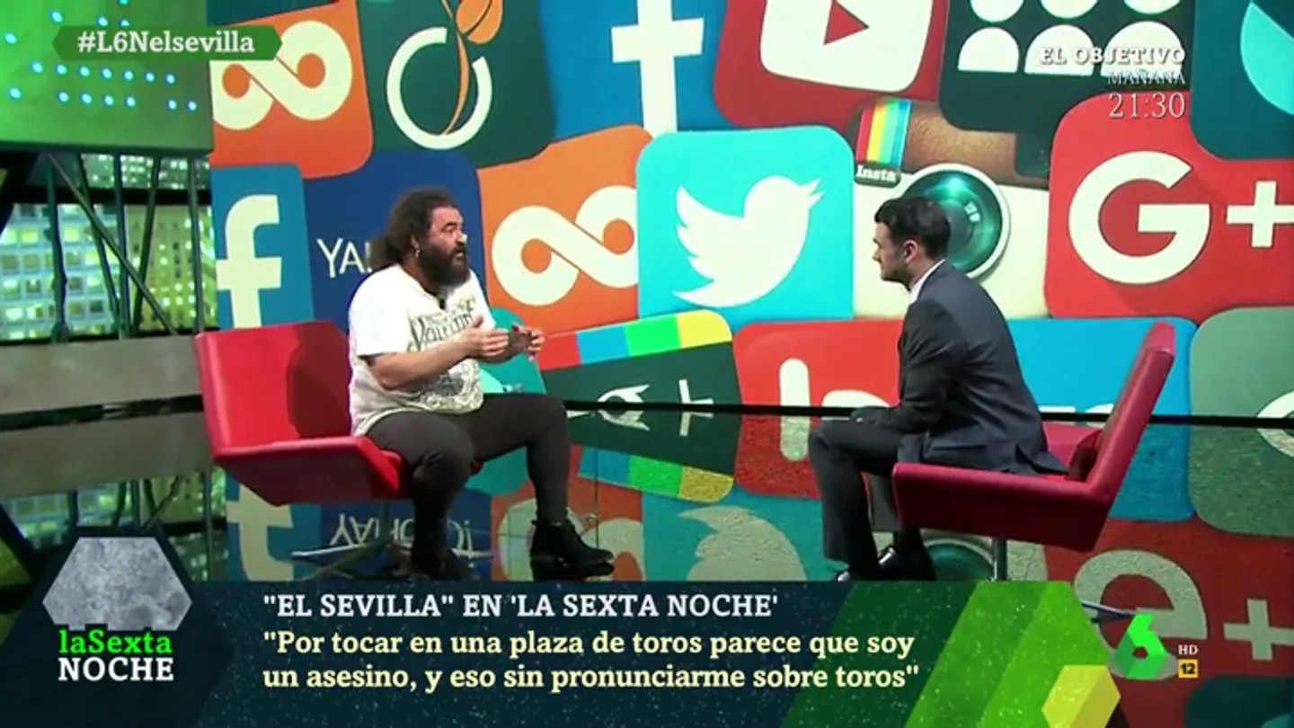 La crítica de El Sevilla a los 'ofendidos' en redes sociales: "Por tocar en una plaza de toros me llamaron asesino" La crítica de El Sevilla a los 'ofendidos' en redes sociales: "Por tocar en una plaza de toros me llamaron asesino"
