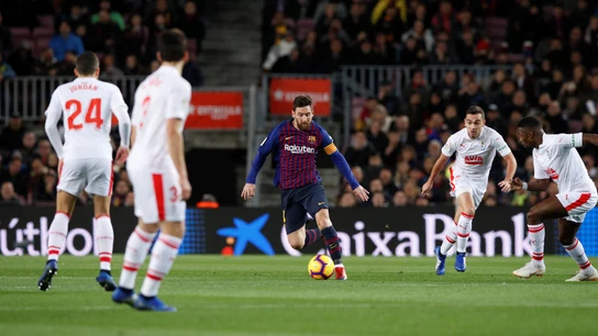 Messi, en acción contra el Eibar Messi, en acción contra el Eibar