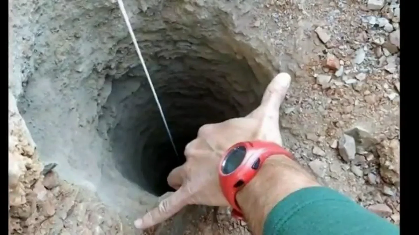 El pequeño pozo en el que cayó Julen El pequeño pozo en el que cayó Julen