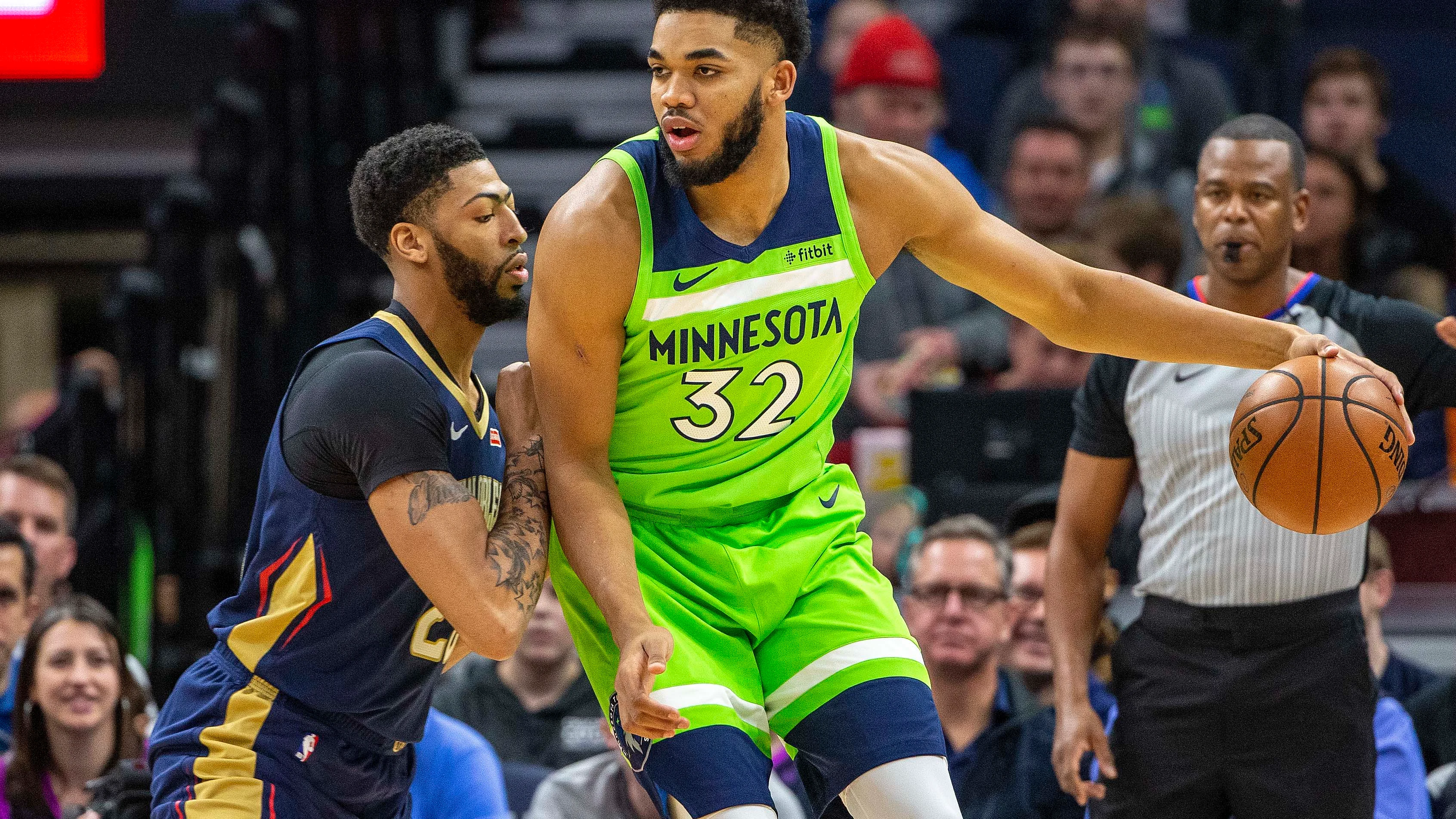 Karl-Anthony Towns postea a Anthony Davis