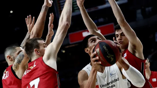 Gustavo Ayón, en el partido contra el Tecnyconta Zaragoza Gustavo Ayón, en el partido contra el Tecnyconta Zaragoza