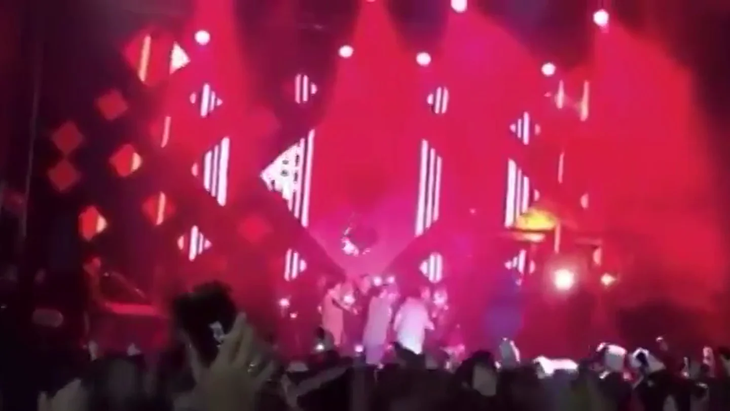El impactante vídeo del apuñalamiento a un alcalde polaco durante un acto benéfico El impactante vídeo del apuñalamiento a un alcalde polaco durante un acto benéfico