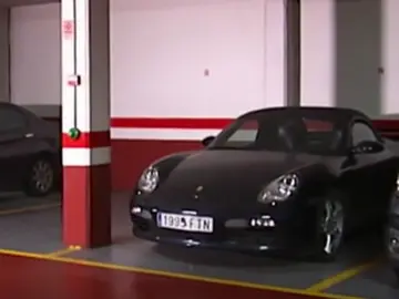 Un Porshe Boxster 911 y un Alfa Romeo, okupas en A Coruña Un Porshe Boxster 911 y un Alfa Romeo, okupas en A Coruña