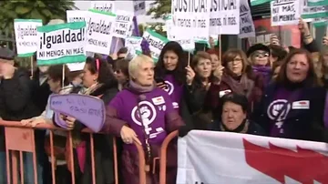 Manifestación feminista ante el Parlamento andaluz