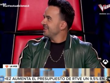 Orozco bloquea a Luis Fonsi durante la actuación de una fan: "Ha bloqueado al autor de la canción" Orozco bloquea a Luis Fonsi durante la actuación de una fan: "Ha bloqueado al autor de la canción"