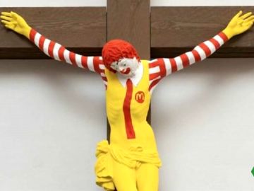 Cientos de cristianos en Haifa piden la retirada de la obra 'McJesús' Cientos de cristianos en Haifa piden la retirada de la obra 'McJesús'