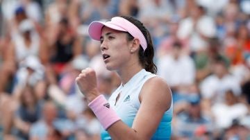 Garbiñe Muguruza celebra un punto en su estreno en el Open de Australia