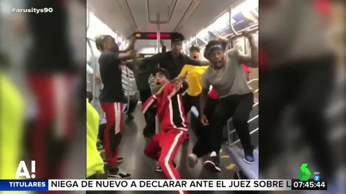 La espectacular coreografía de hip hop en el metro de Nueva York que se ha hecho viral La espectacular coreografía de hip hop en el metro de Nueva York que se ha hecho viral
