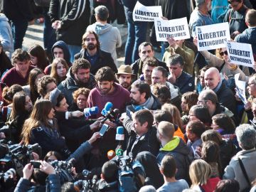 Los 16 detenidos por cortar el AVE en el aniversario del 1-O, en libertad Los 16 detenidos por cortar el AVE en el aniversario del 1-O, en libertad