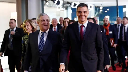El presidente del Gobierno español, Pedro Sánchez, junto al presidente del Parlamento Europeo, Antonio Tajani El presidente del Gobierno español, Pedro Sánchez, junto al presidente del Parlamento Europeo, Antonio Tajani