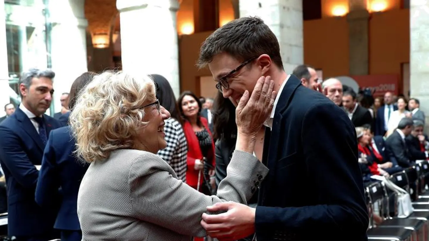 Manuela Carmena e Íñigo Errejón. Manuela Carmena e Íñigo Errejón en un acto