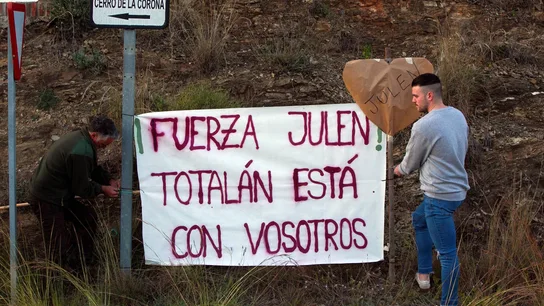 Concentración y marcha que los vecinos de Totalán Concentración y marcha que los vecinos de Totalán