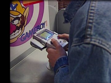 De los salones recreativos a la Game Boy: la consola portátil revolucionó los hogares en la década de los 90 De los salones recreativos a la Game Boy: la consola portátil revolucionó los hogares en la década de los 90