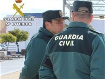 Varios agentes de la Guardia Civil Varios agentes de la Guardia Civil