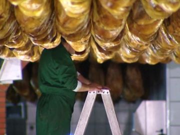 Los jamones de Jabugo VS. la red ferroviaria, o por qué España viaja en el vagón de cola de Europa Los jamones de Jabugo VS. la red ferroviaria, o por qué España viaja en el vagón de cola de Europa