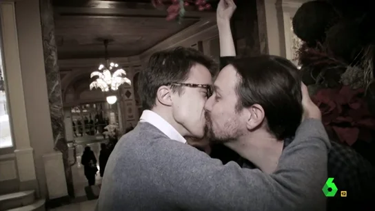 Íñigo Errejón y Pablo Echenique: el beso que no volverá a repetirse Íñigo Errejón y Pablo Echenique: el beso que no volverá a repetirse