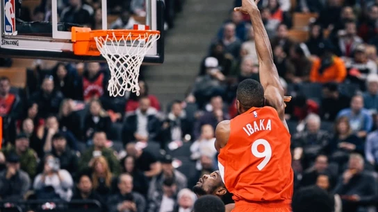 Serge Ibaka, en acción ante los Suns Serge Ibaka, en acción ante los Suns
