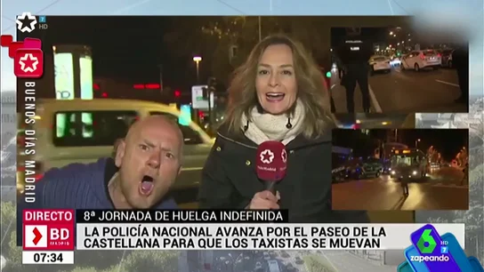 Un espontáneo entra en el directo de una reportera Un espontáneo entra en el directo de una reportera
