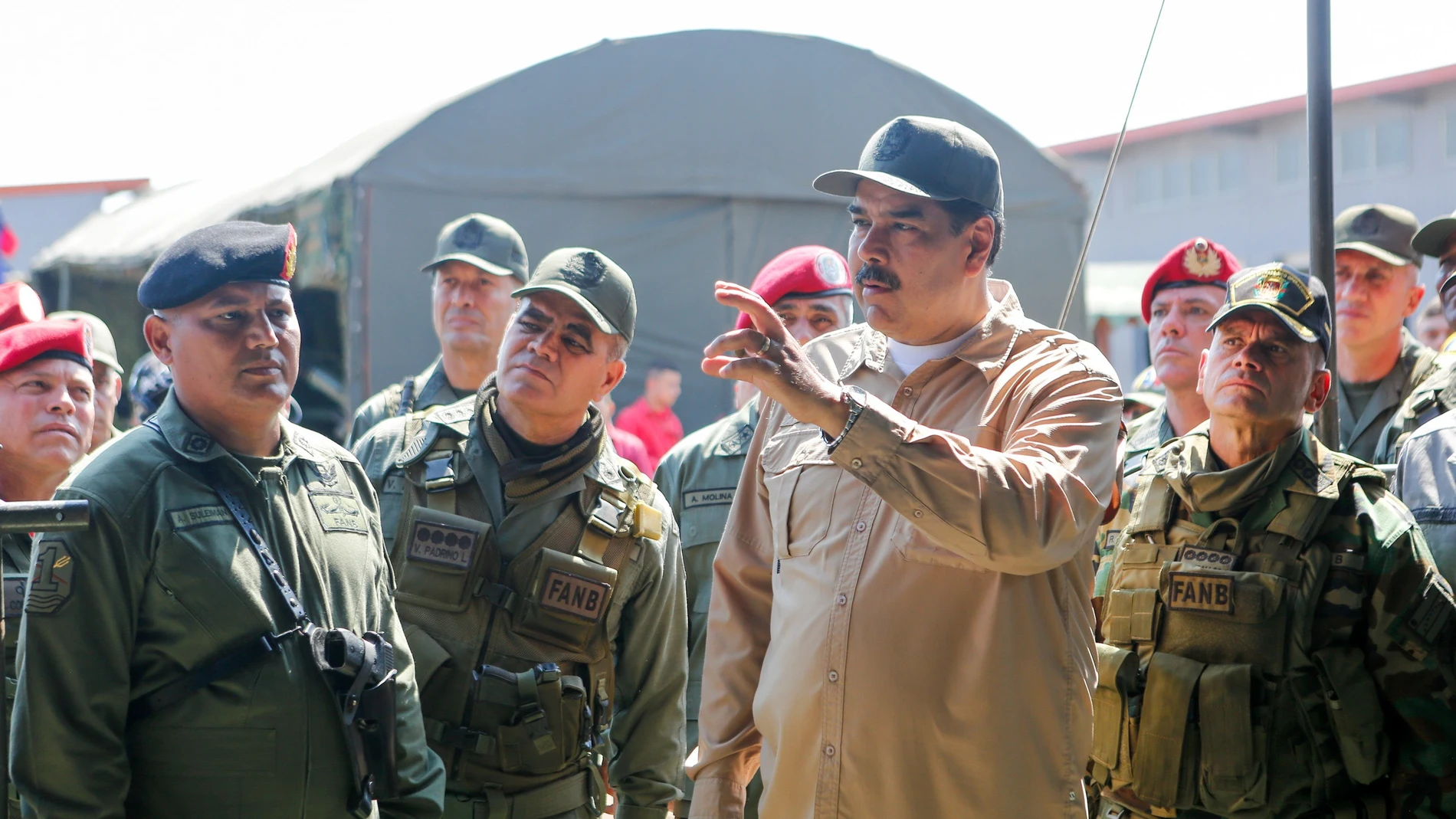 El presidente de Venezuela, Nicolás Maduro, encabeza unas maniobras militares