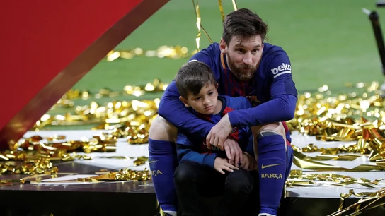 Messi, junto a su hijo Thiago Messi, junto a su hijo Thiago