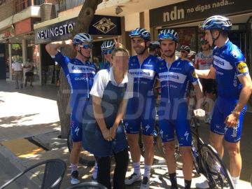 La foto de la polémica con el ciclista Iljo Keisse La foto de la polémica con el ciclista Iljo Keisse