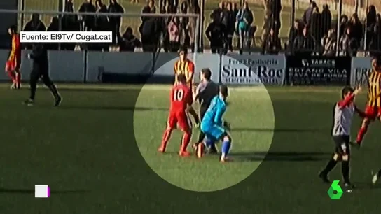 El Manlleu despide al portero que agredió a un árbitro tras anularle un gol El Manlleu despide al portero que agredió a un árbitro tras anularle un gol