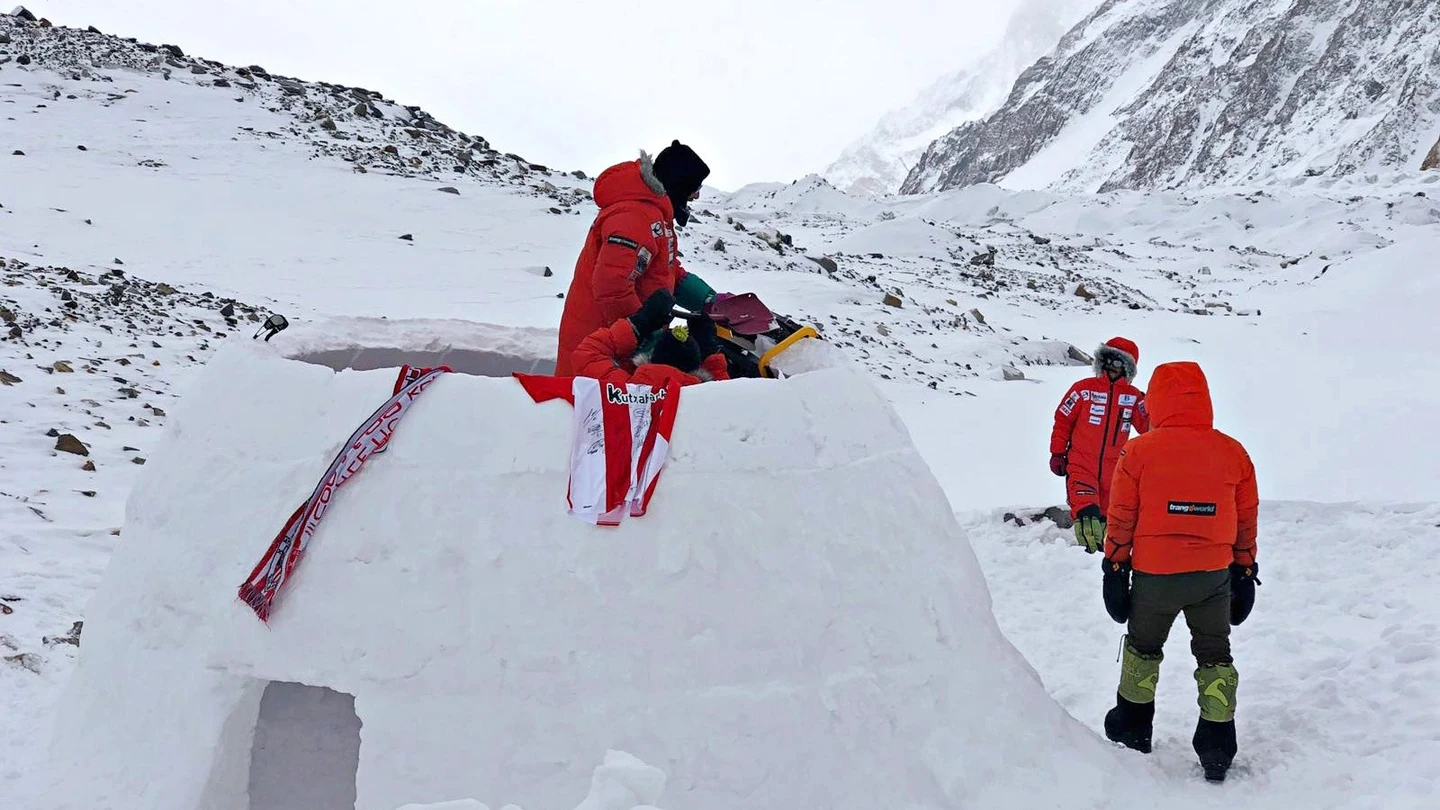 Parte de la expedición de Alex Txikon en el K2 Parte de la expedición de Alex Txikon en el K2