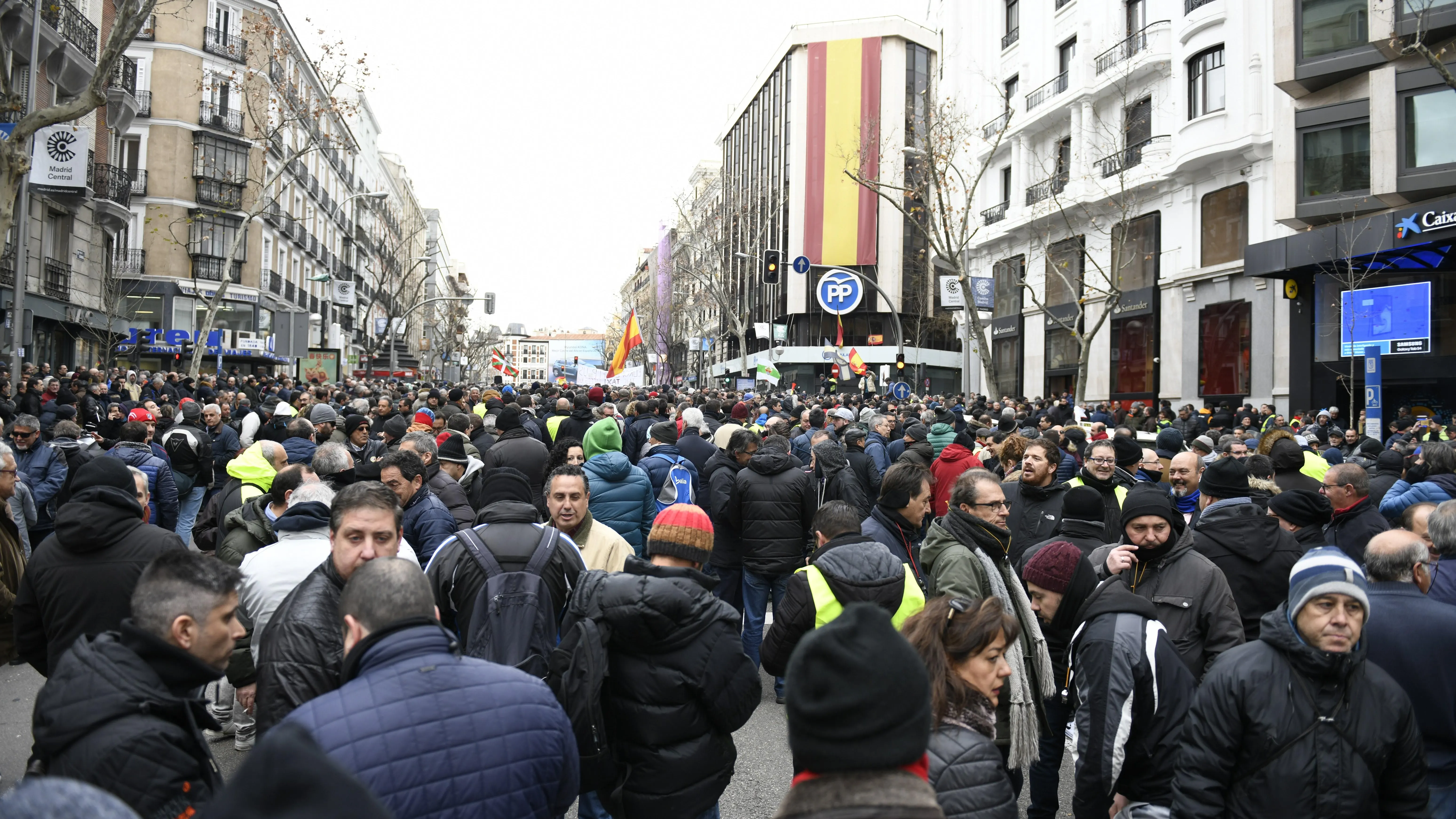 Los taxistas de Madrid se concentran en la calle Génova