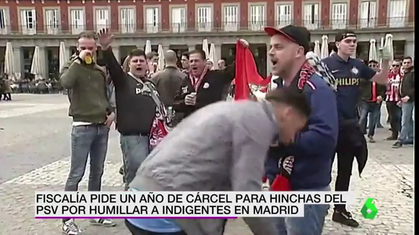 Hinchas del PSV en la Plaza Mayor Hinchas del PSV en la Plaza Mayor