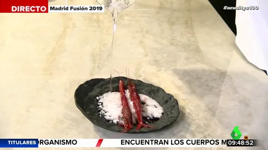 El chef Ángel León nos descubre un experimento para convertir el agua del mar en sal El chef Ángel León nos descubre un experimento para convertir el agua del mar en sal