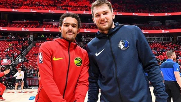 Trae Young y Luka Doncic, antes de un Hawks-Mavericks